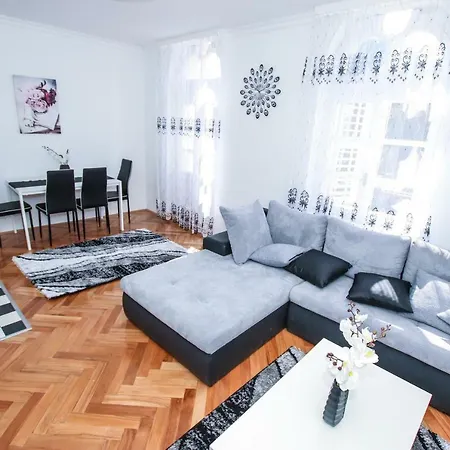 Apartment Old Town *